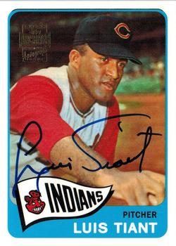 2001 Topps Archives - Autographs #TAA101 Luis Tiant Front