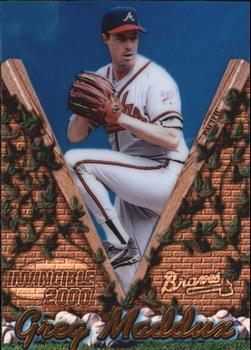 2000 Pacific Invincible #15 Greg Maddux Front