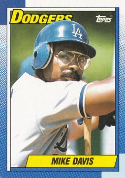 1990 Topps #697 Mike Davis Front