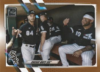 2021 Topps - Gold #318 Chicago White Sox Front