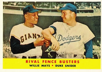 1958 Topps #436 Rival Fence Busters (Willie Mays / Duke Snider) Front