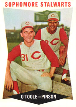 1960 Topps #32 Sophomore Stalwarts (Jim O'Toole / Vada Pinson) Front