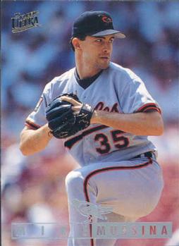 1995 Ultra #6 Mike Mussina Front