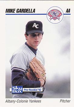 1992 SkyBox Team Sets AA #7 Mike Gardella Front