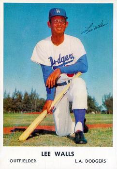 1962 Bell Brand Los Angeles Dodgers #56 Lee Walls Front