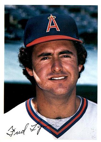 1981 Topps Home Team Photos Los Angeles Dodgers / California Angels #NNO Fred Lynn Front