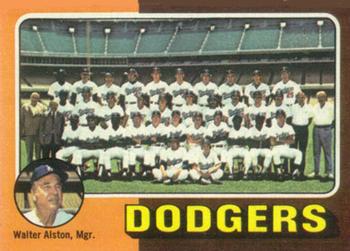 1975 Topps #361 Los Angeles Dodgers / Walter Alston Front