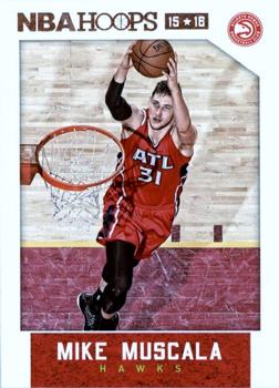 2015-16 Hoops - Red Back #16 Mike Muscala Front