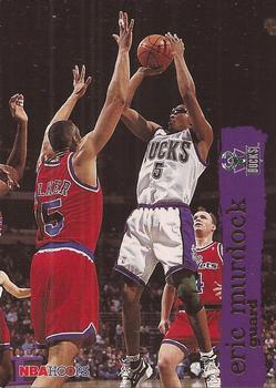 1995-96 Hoops #93 Eric Murdock Front