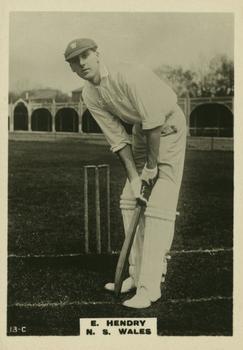 1923-25 Godfrey Phillips Cricketers #13 Hunter Hendry Front