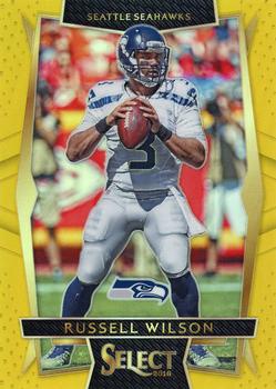 2016 Panini Select - Gold Prizm #31 Russell Wilson Front
