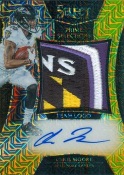 2016 Panini Select - Prime Selections Nameplate Gold Team Logo Prizm #PS-CM Chris Moore Front