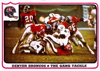1976 Fleer Team Action #10 The Gang Tackle Front