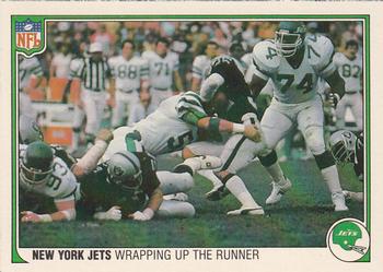 1983 Fleer Team Action #40 Wrapping Up the Runner Front