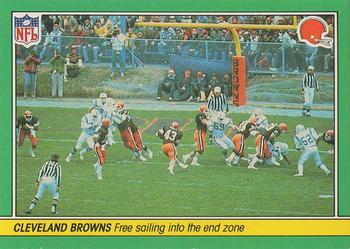 1984 Fleer Team Action #11 Free Sailing into the End Zone Front