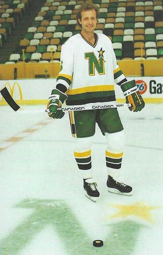1982-83 Minnesota North Stars Postcards #NNO Brad Maxwell Front