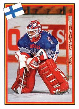 1993 Semic Hockey VM/Jaakiekon MM (Swedish/Finnish) Stickers #46 Sakari Lindfors Front
