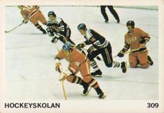 1974-75 Williams Hockey (Swedish) #309 Hockeyskolan - Anfallsspel Front