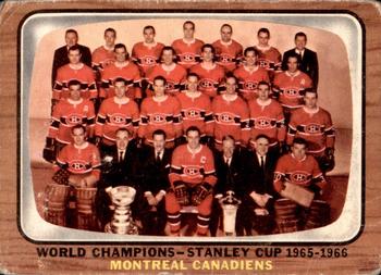 1966-67 Topps #118 Montreal Canadiens Team Front
