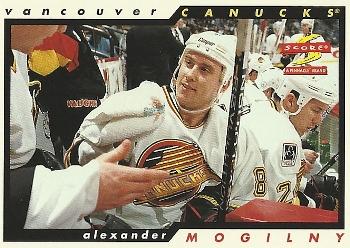 1996-97 Score #16 Alexander Mogilny Front