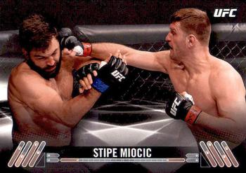 2017 Topps UFC Knockout #27 Stipe Miocic Front