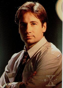 1995 Topps The X-Files Season One #4 Mulder, Fox Front