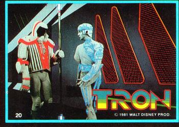 1982 Donruss Tron Movie #20 Flynn and guard (