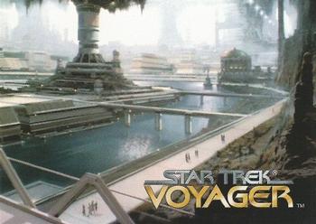 1995 SkyBox Star Trek: Voyager Season One Series One #45 City of Care Front