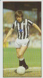 1985-86 Bassett & Co. Football Candy Sticks #31 Peter Beardsley Front