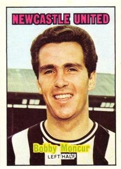 1970-71 A&BC Chewing Gum #81 Bobby Moncur Front