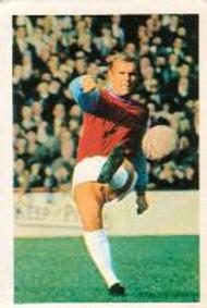 1969-70 FKS Publishers Wonderful World of Soccer Stars #311 Bobby Moore Front