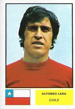 1974 FKS Wonderful World of Soccer Stars World Cup #72 Alfonso Lara Front