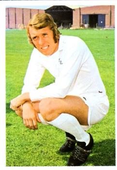 1974-75 FKS Wonderful World of Soccer Stars #140 Mick Jones Front