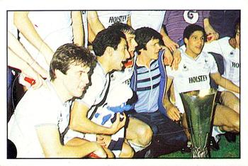 1985-86 Panini Football 86 (UK) #290 Tottenham Hotspur Players Front