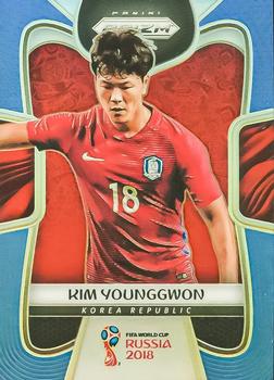 2018 Panini Prizm FIFA World Cup - Blue Prizm #195 Young-Gwon Kim Front