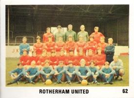 1970 The Sun Football Swap Cards #62 Team Photo Front