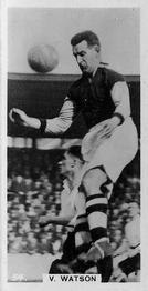 1934 Gallaher Footballers in Action #54 Vic Watson Front