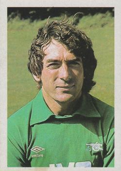 1983-84 FKS Publishers Soccer Stars #5 Pat Jennings Front