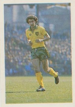 1983-84 FKS Publishers Soccer Stars #137 Martin O'Neill Front