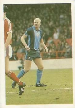 1983-84 FKS Publishers Soccer Stars #197 David Armstrong Front