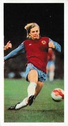 1981-82 Bassett & Co. Football #47 Gary Shaw Front