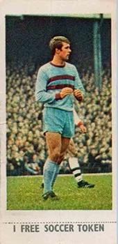 1970-71 Lyons Maid Soccer Stars #30 Geoff Hurst Front