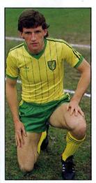 1984-85 Bassett & Co. Football #8 Dave Watson Front