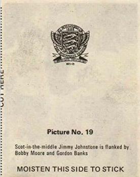 1971 Nabisco/Shredded Wheat Bob Wilson's Soccer Action #19 Jimmy Johnstone / Bobby Moore / Gordon Banks Back