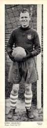 1935 Topical Times Footballers #NNO George Holdcroft Front