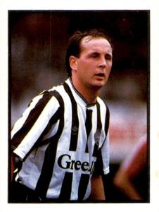1987-88 Daily Mirror/Sunday Mirror Soccer 88 Stickers #138 David McCreery Front