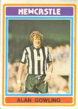 1976-77 Topps Footballer #313 Alan Gowling Front