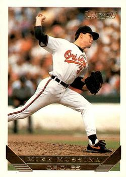 1993 Topps - Gold #710 Mike Mussina Front