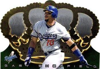 1999 Pacific Crown Royale #75 Gary Sheffield Front