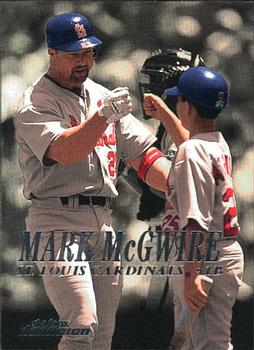 2000 SkyBox Dominion #37 Mark McGwire Front